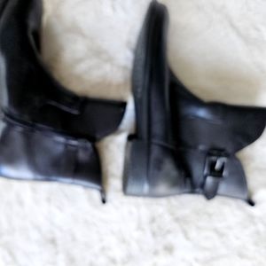 Boot black short leather boot